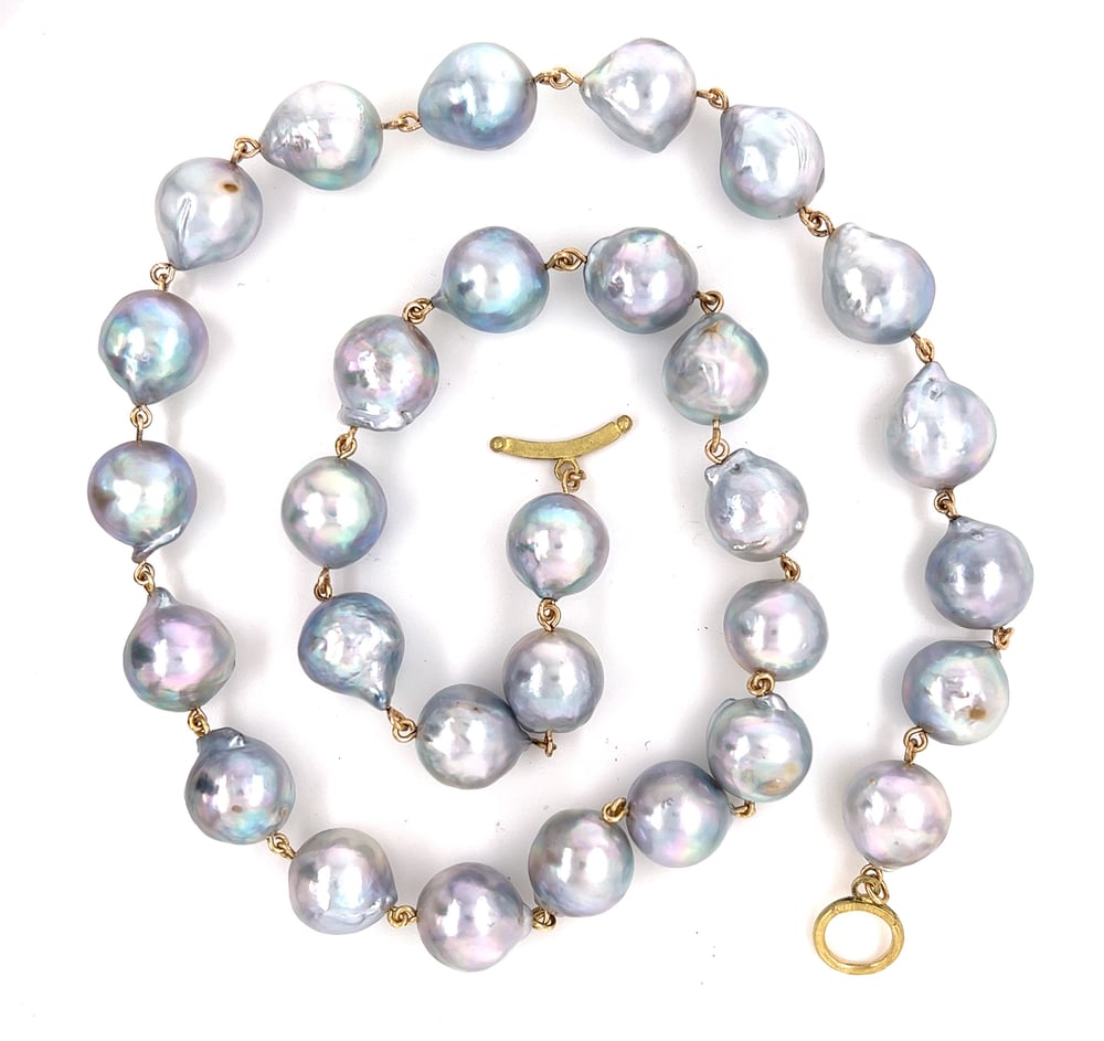 Image of Blue Akoya Necklace 18k Links