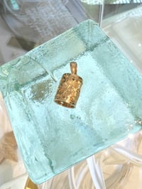 Image 4 of 14k solid gold rare 80’s Hawaiian cut vintage pendant