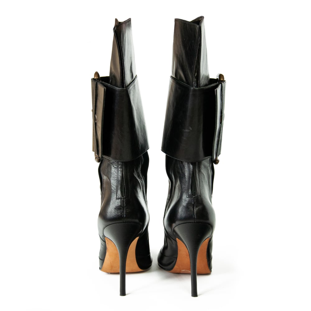 Image of Manolo Blahnik Black Leather Pointed Ankle Boots 