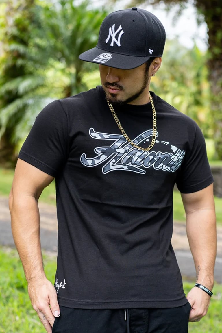 Hawaii Islands Script Tee (Black/Snow Camo)