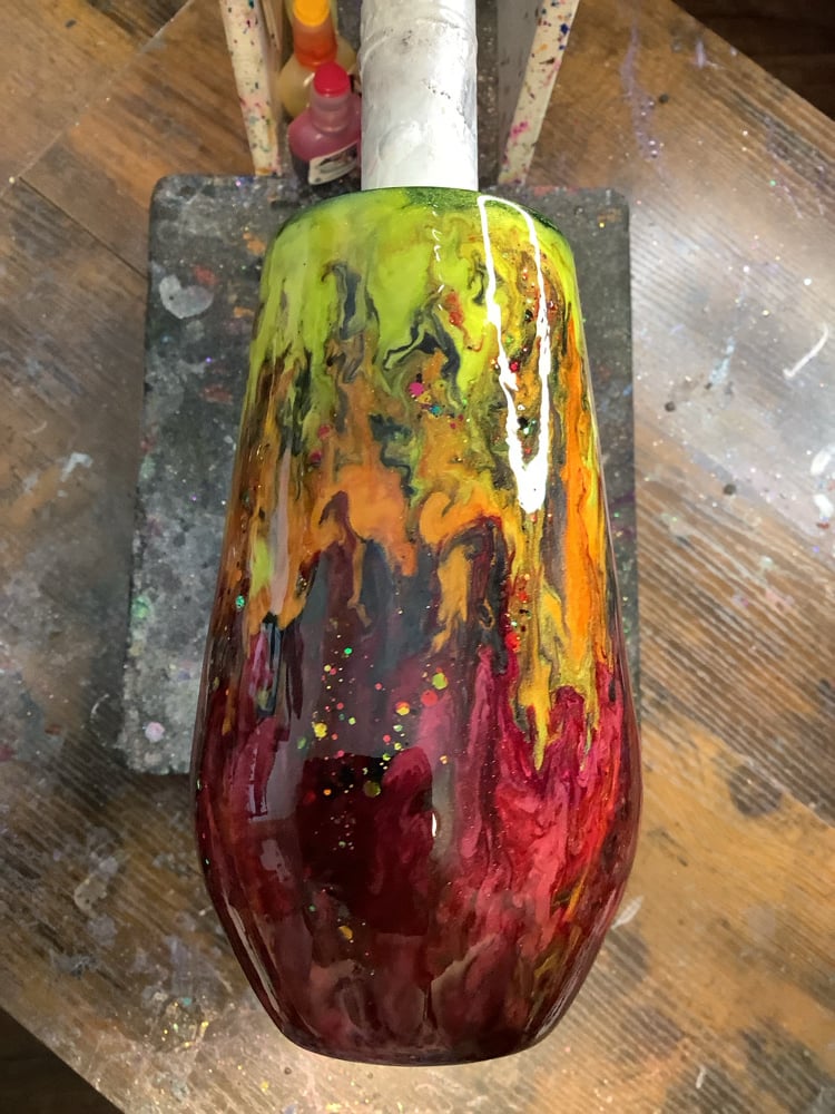 Image of 17oz Wine Stemmy Black Base