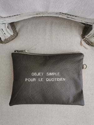 Image of Trousse simple plate Cuir {TSPC-18.11}