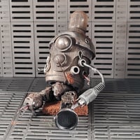 Clunker Figure - Rusted Veteran