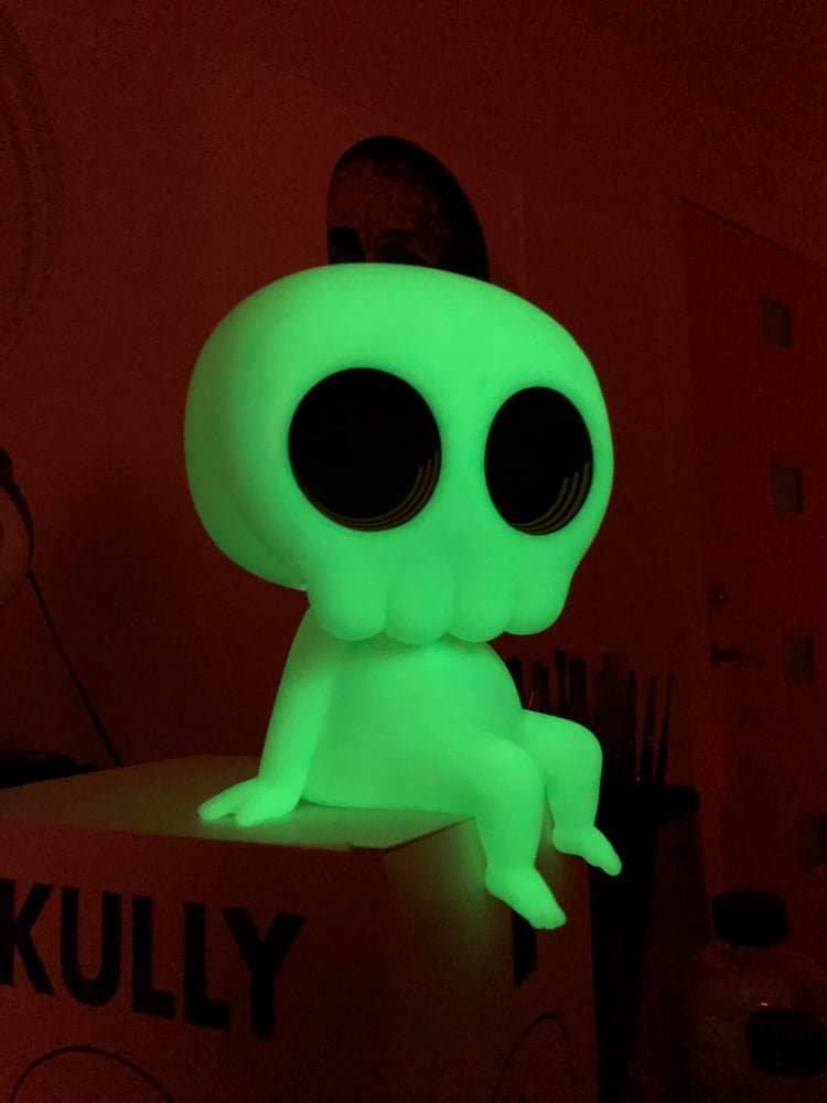 Image of Skully Figure (Glow in the Dark)
