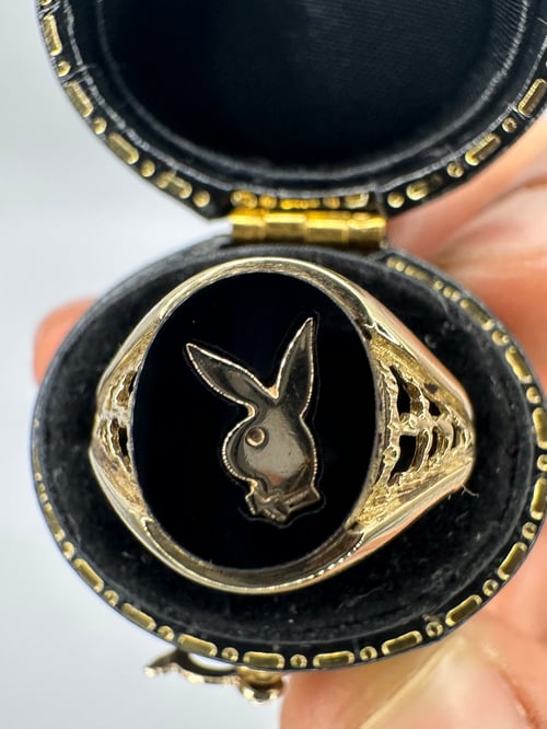 Image of Vintage 1980's Solid 9K Oval Playboy Onyx Ring With Bark Gated Mount