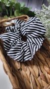 Black and White jumbo scrunchie 