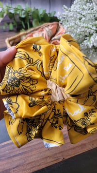 Image 3 of Hello Bees jumbo scrunchie 