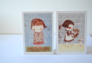 Pack of 4 cards and envelopes. 100% recycled.