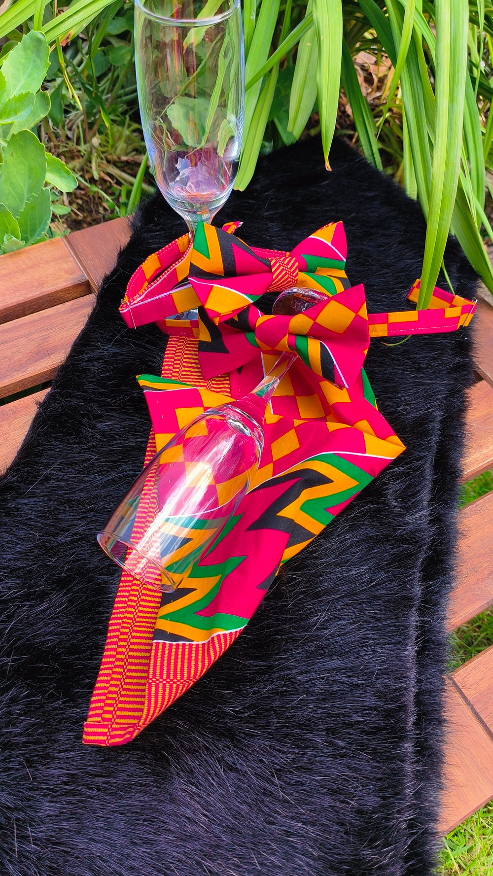 BOW TIE & POCKET SQUARE SET