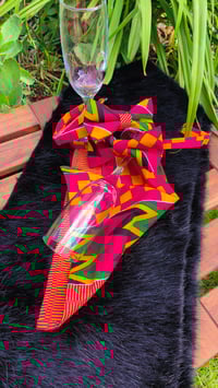 Image 5 of BOW TIE & POCKET SQUARE SET