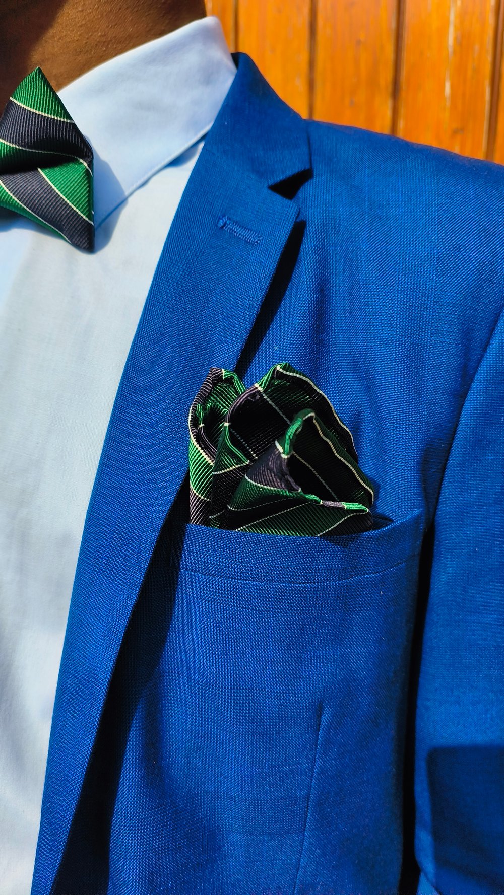 SILK BOW TIE & POCKET SQUARE SET