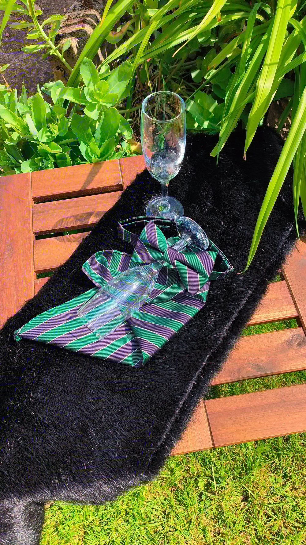 SILK BOW TIE & POCKET SQUARE SET
