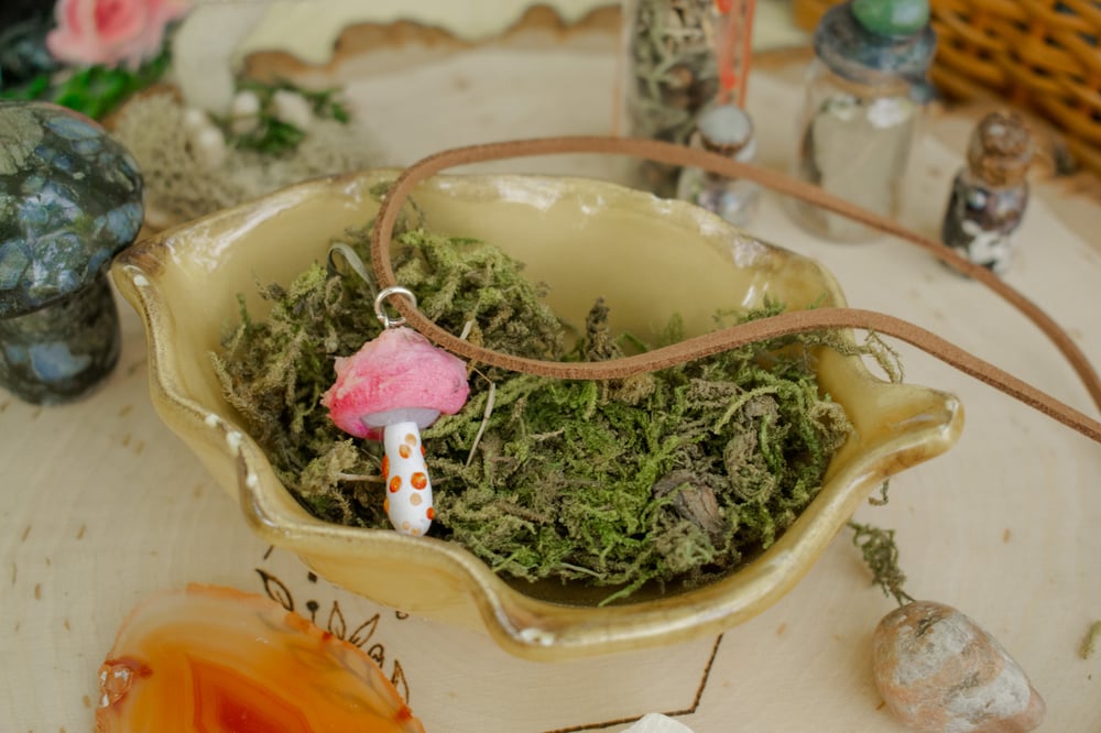 Image of Wrinkled Peach Mushroom Necklace