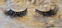 Image 2 of Eyelashes Sexy