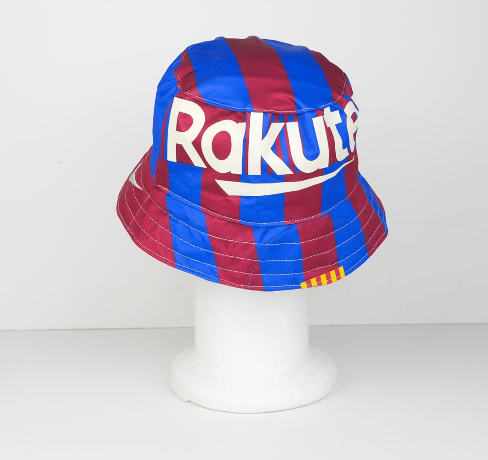 Barcelona | 2021 Home | Footy Buckets