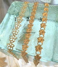 Image 1 of 14k solid gold Hawaiian plumeria bracelet 