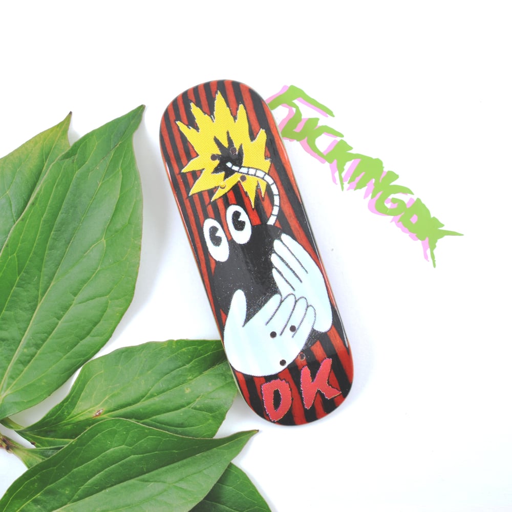 Image of bomb red/black