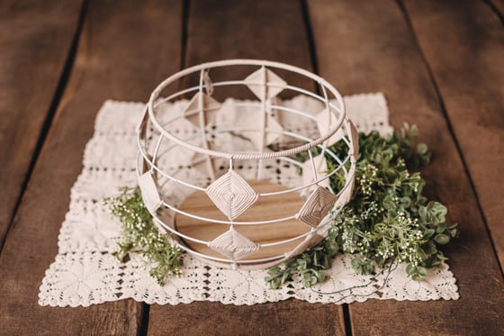 Image of White basket 