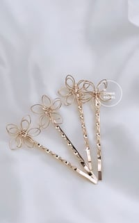 Image 2 of FLOWERHAIRCLIP