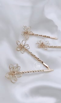 Image 3 of FLOWERHAIRCLIP