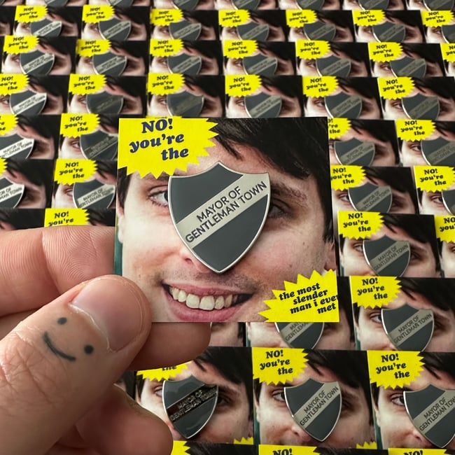 MAYOR OF GENTLEMAN TOWN *Pin*