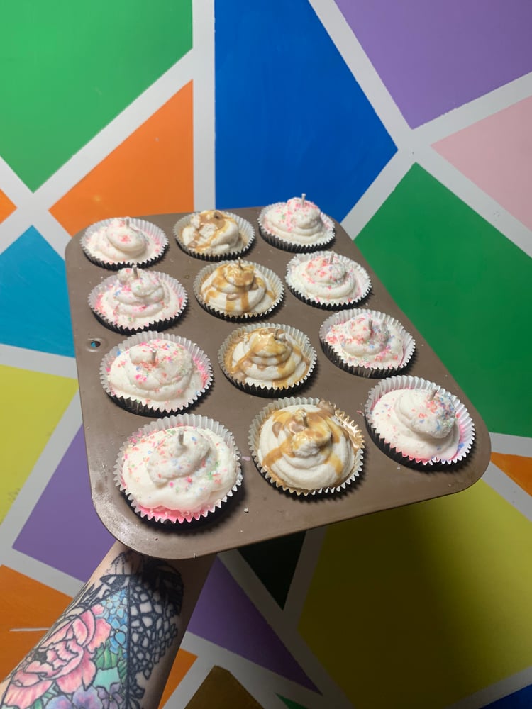 Image of CUPCAKE CANDLE