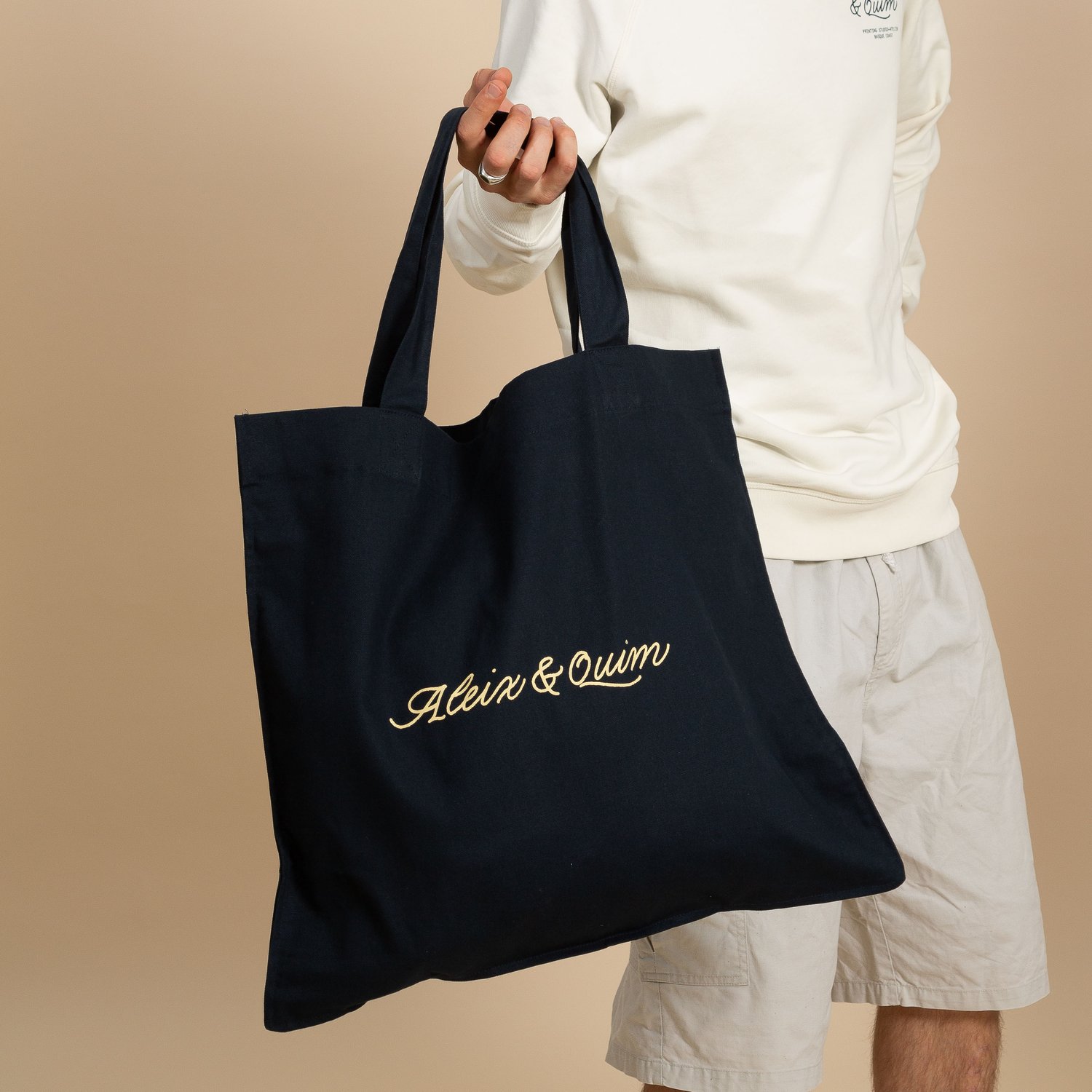 Image of TOTE "JON"