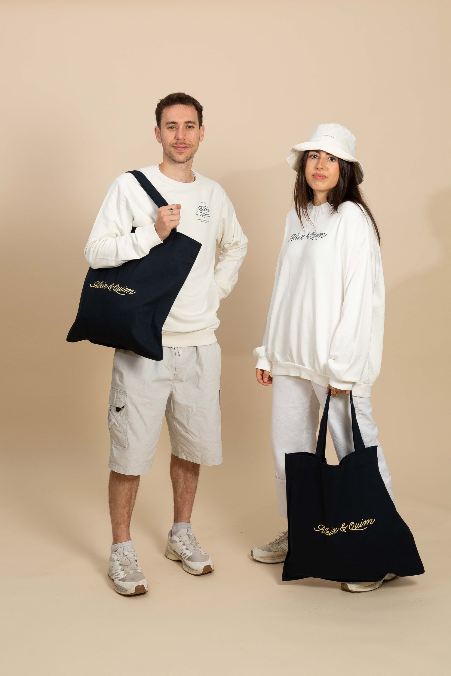 Image of TOTE "JON"