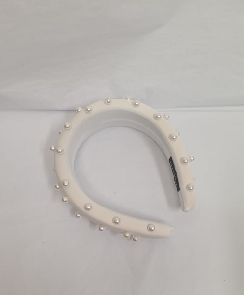 Image of White Pearl Headband.