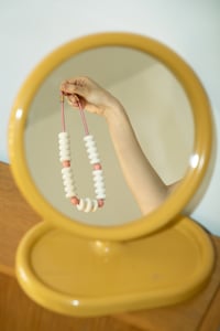 Image 4 of ECCOLA N1 NECKLACE _ WHITE AND PINK 