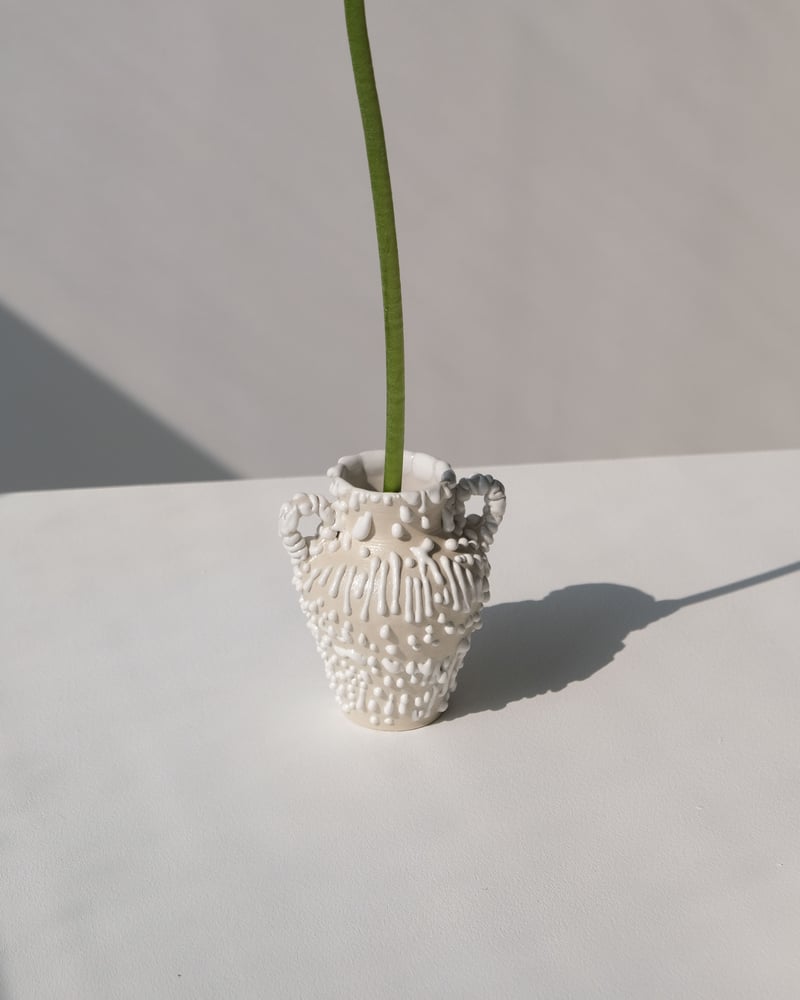 Image of Drippy vase - 02