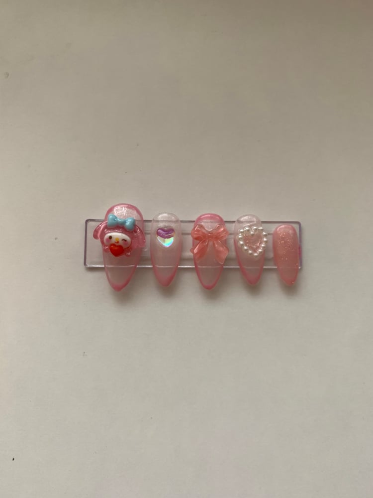 Image of My Melody w/ Heart