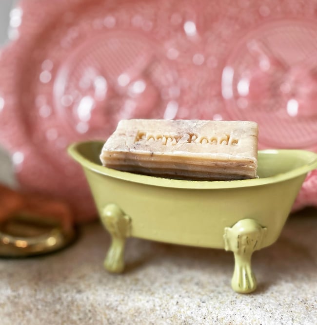 Antique Syle Claw Foot Soap Tub (yellow moss)