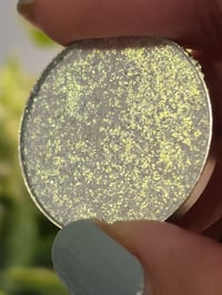 Image 2 of FOLKLORE 2.0 GRIMM Neon iridescent pressed pan neon gold yellow