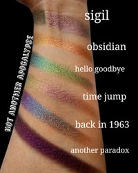 Image 4 of Sigil new hybrid glittery shimmer trichrome 23mm pan