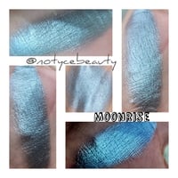 Image 3 of Multichrome 26mm Moonrise chameleon pressed pan Grey icy blue to darkened undertone