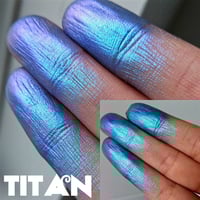 Image 3 of TITAN Multichrome chameleon pressed pan Blue violet purple to silverish teal