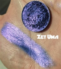 Image 2 of Multichrome ZET Uma chameleon pressed pan shimmery darkened purple/blue/violet pinkish