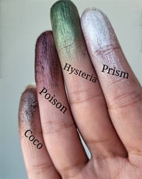 Image 3 of Prism highlight diamond white color shift 26mm pan duochrome shimmery