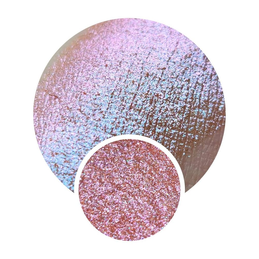 Image of Magic Multichrome chameleon moonshifter Eirene mineral color shifting eyeshadow loose