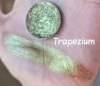 Image 3 of NEBULA Collection TRAPEZIUM Multichrome chameleon pressed pan royal Golden lime yellow