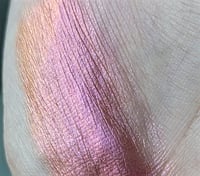 Image 3 of MULTICHROME Chandra chameleon 26mm pressed pan shimmery darkened orange to pink color