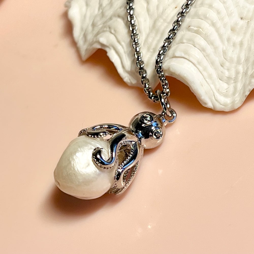 Image of Octopus Pearl Necklace