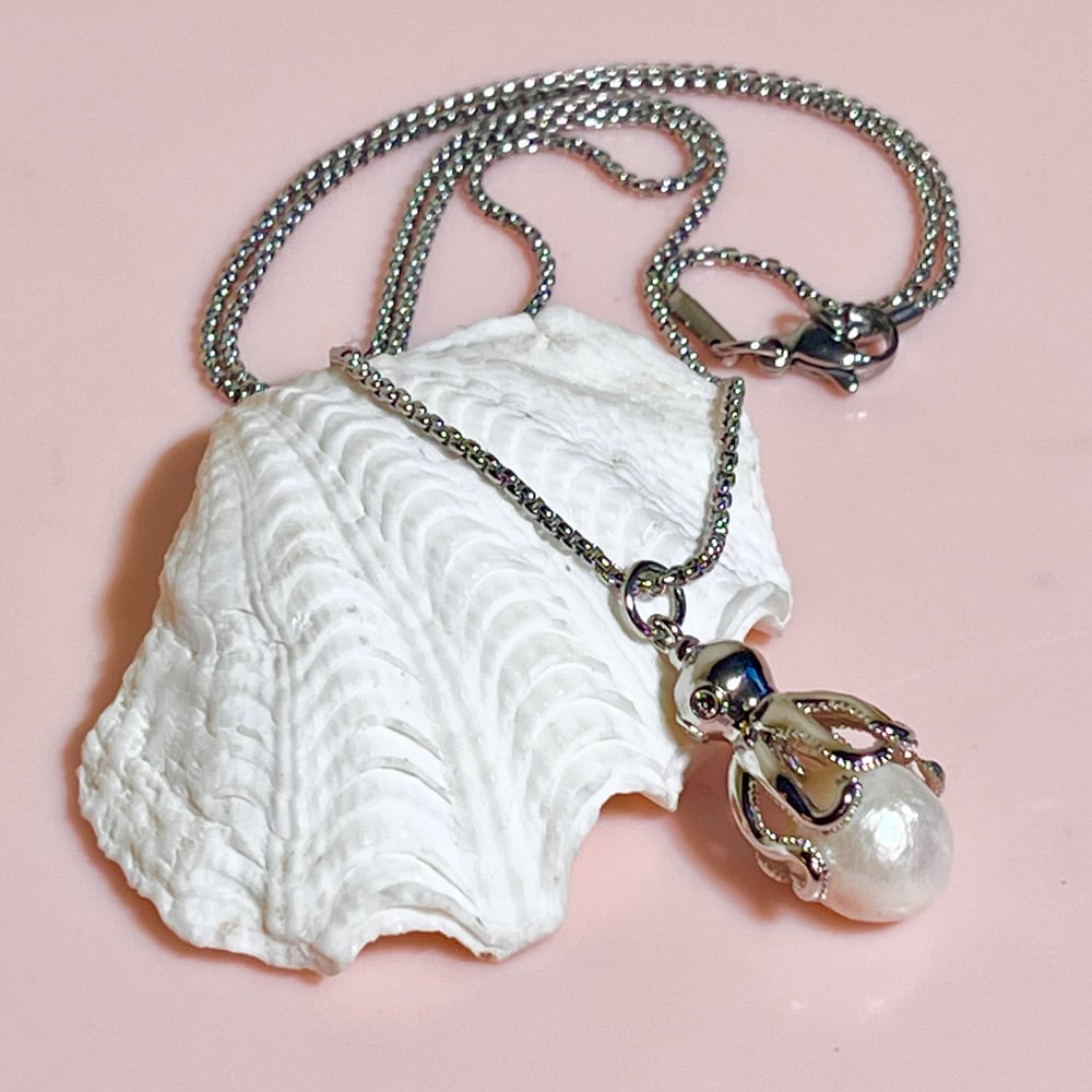 Image of Octopus Pearl Necklace