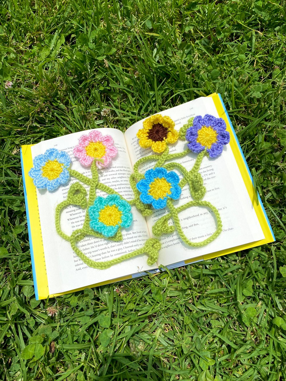 Image of Daisy & Leaf Bookmark