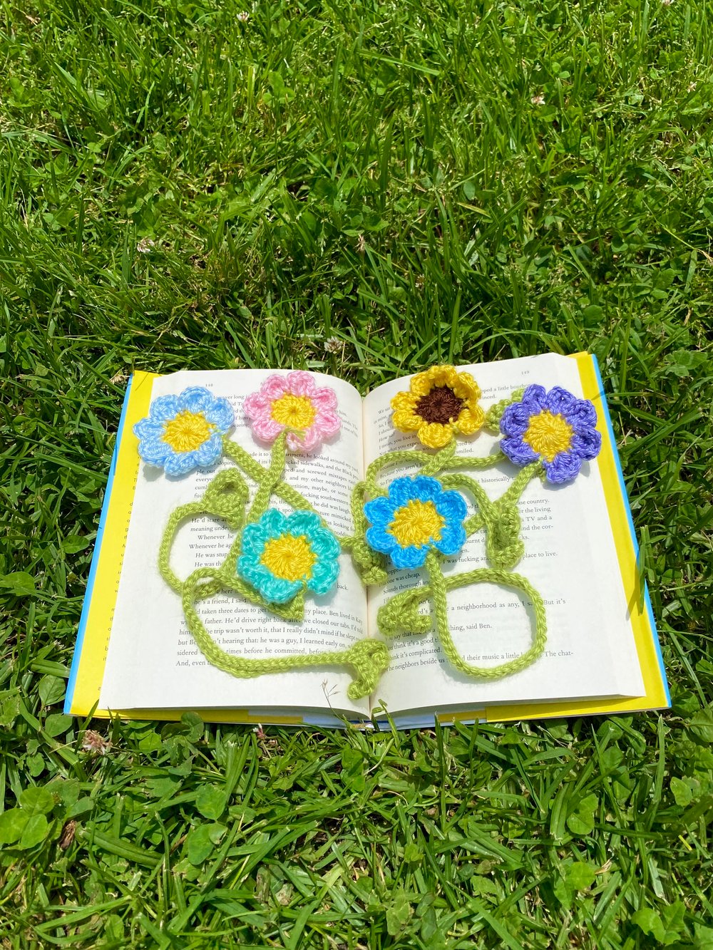 Image of Daisy & Leaf Bookmark