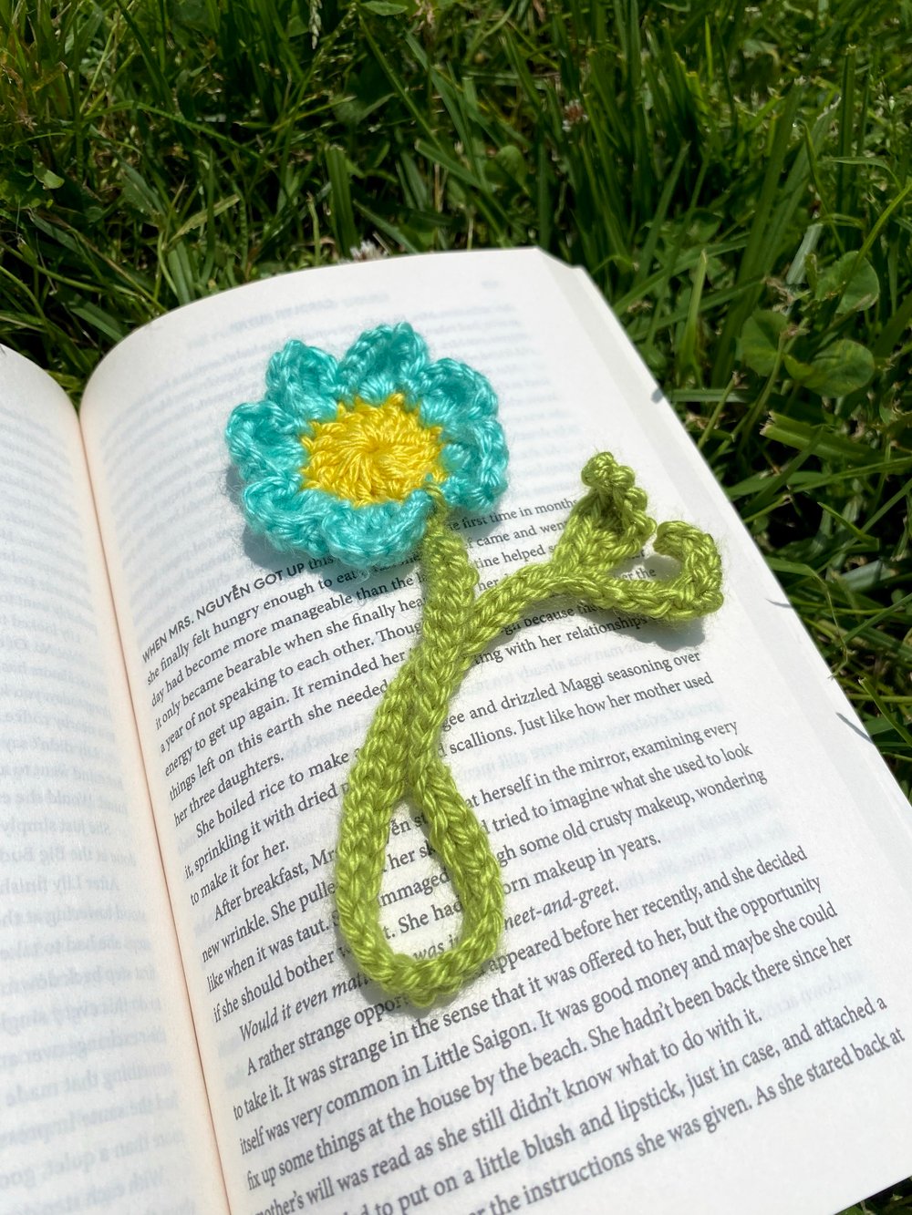 Image of Daisy & Leaf Bookmark