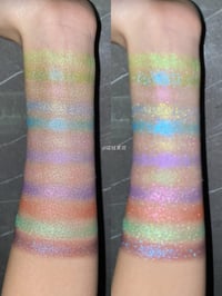 Image 13 of Moonage Palette 12 shades iridescent neons multichrome trichromes