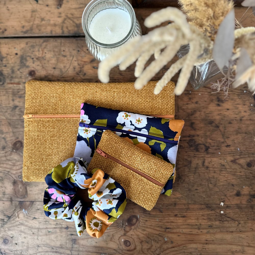 Image of Pochette Livia moyen -format