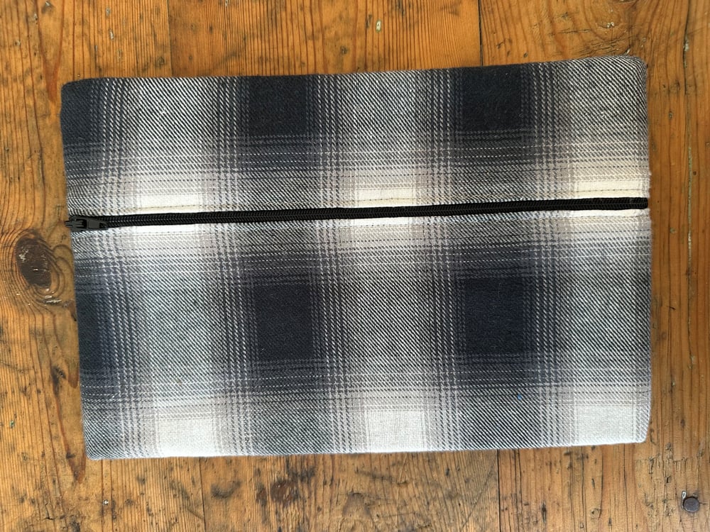 Image of Pochette Lou graphique grand - format